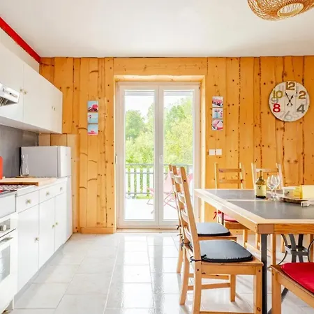 Maison Conviviale Avec Cheminee A Holiday home